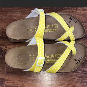 Yellow polka dot Birkenstock’s